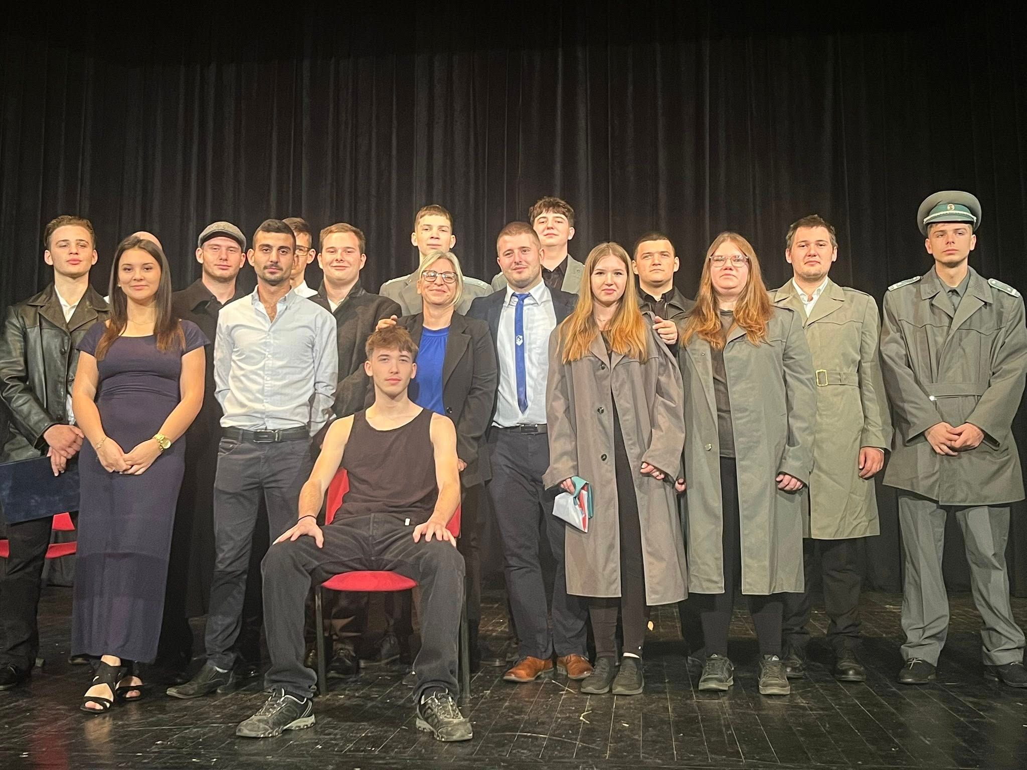 1956 - A Vári adta az emlékműsort a kiskunhalasi megemlékezésen!