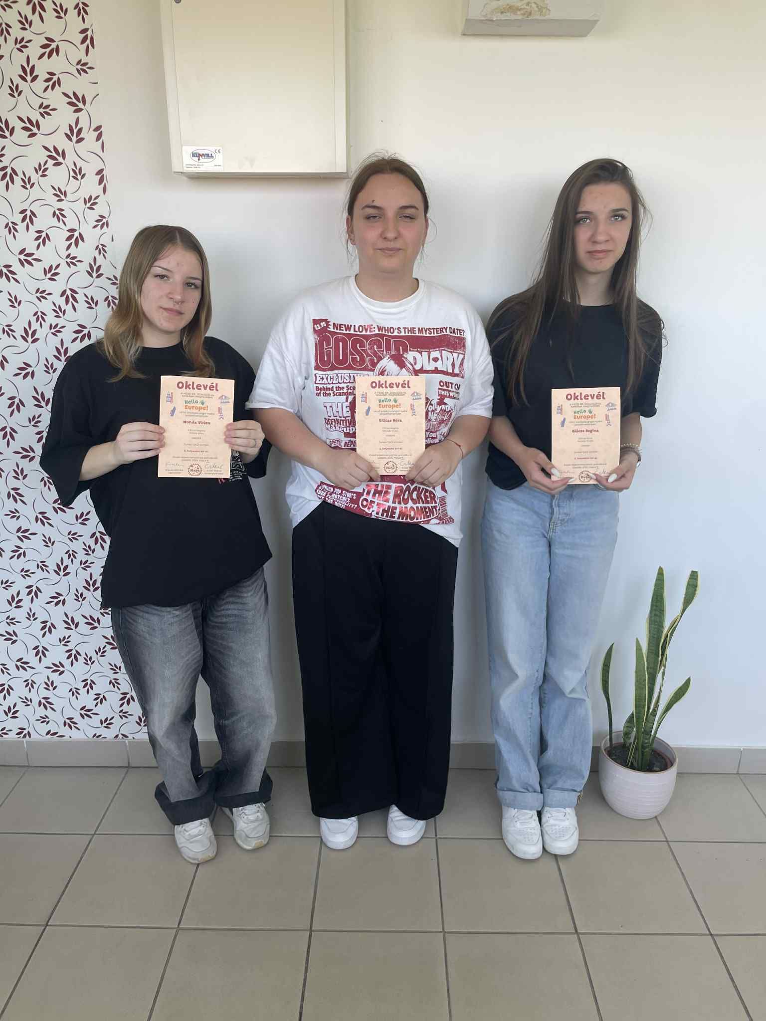 Gilicze Nóra,Gilicze Regina,Monda Vivien