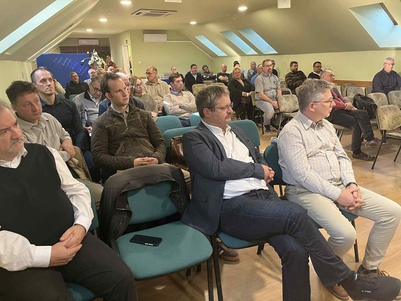 A vendégeket a Kiskunhalasi Szakképzési Centrum nevében Vikker József főigazgató-helyettes köszöntötte.