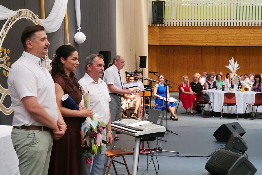 A „Jövő reménysége” elismerésben részesült Molnár Vivien tanárnő