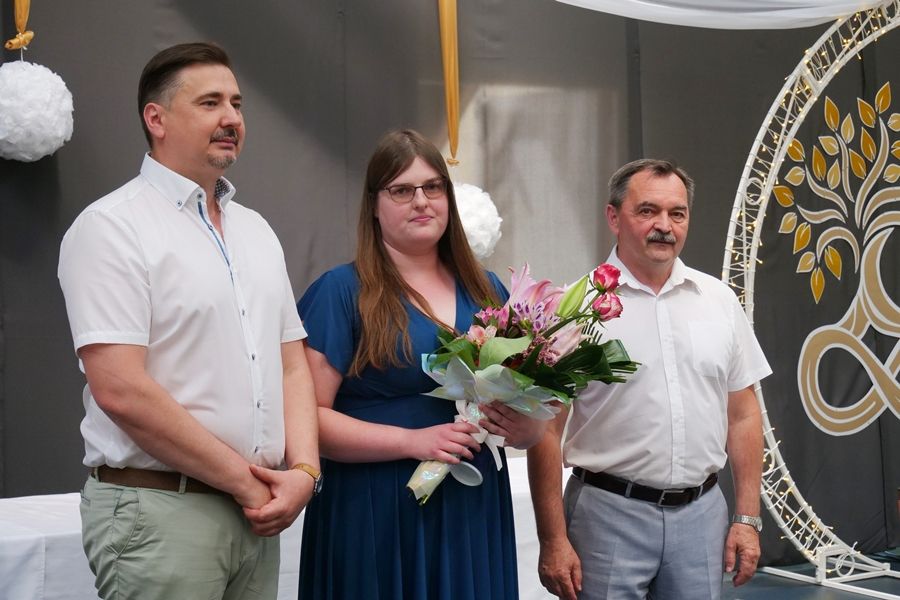 Siker kovácsa” elismerést Kalla Viktória tanárnőnek adta át 