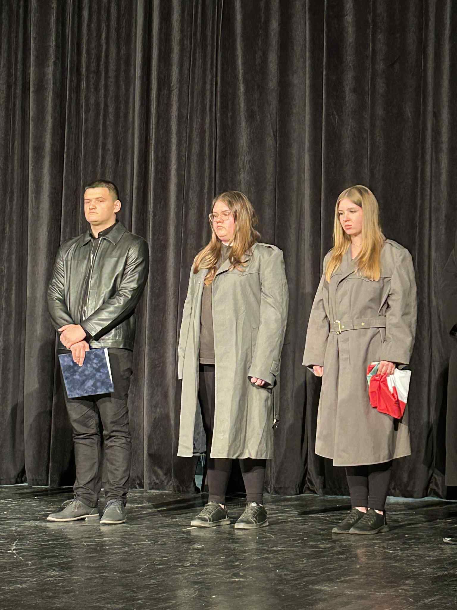 Kiskunhalason, a városi ünnepségen a KSZC Vári Szabó István Technikum és Szakképző Iskola fiataljai álltak színpadra.