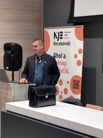 A látogatást Korenika Attila egyetemi oktató magas színvonalú előadása zárta.