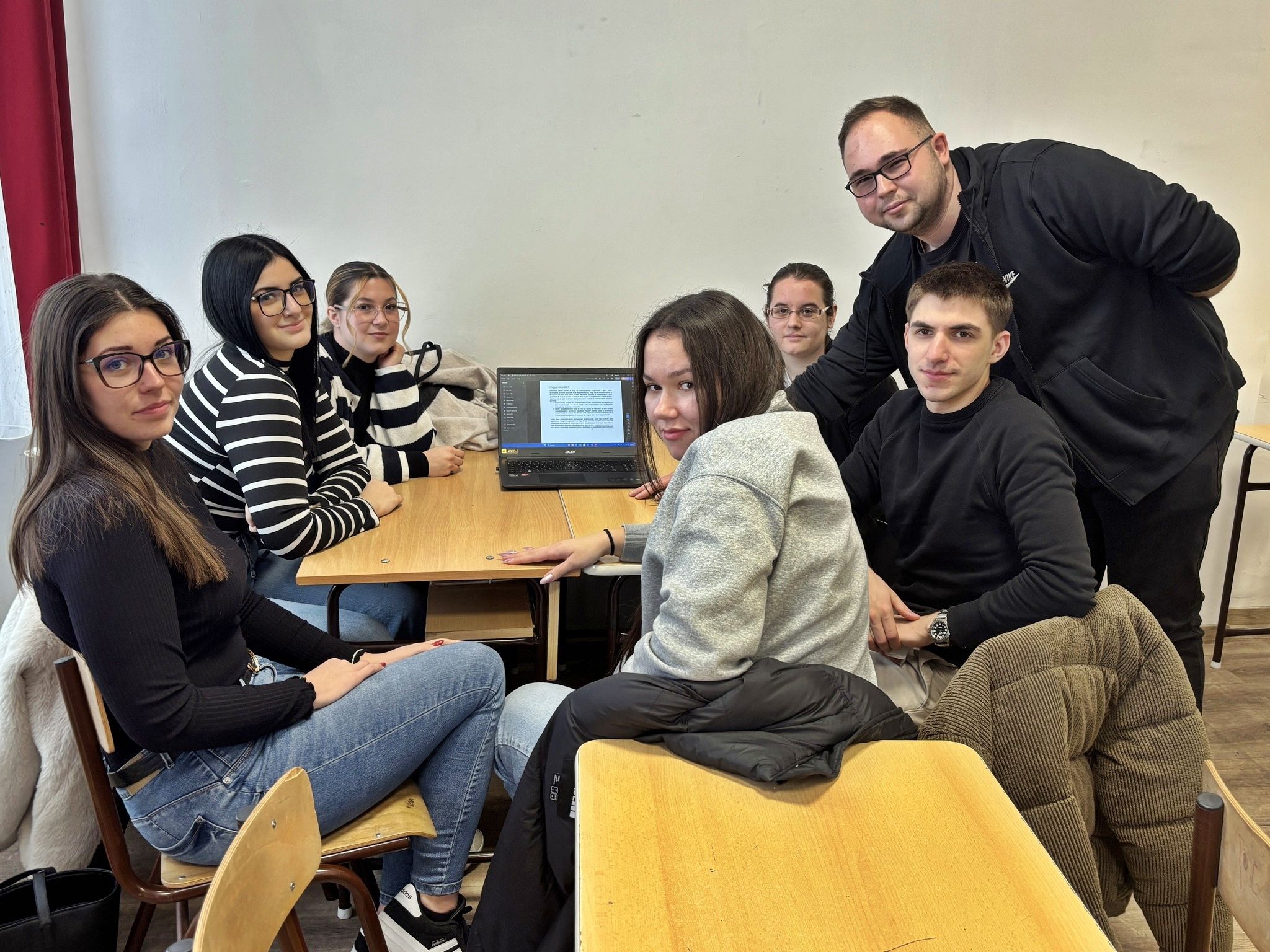 Juhász Krisztián a Budapesti Gazdaságtudományi Egyetem Menedzsment Karának gazdálkodási és menedzsment szakos hallgatója. Ő elsősorban a végzős tanulóinkhoz szólt