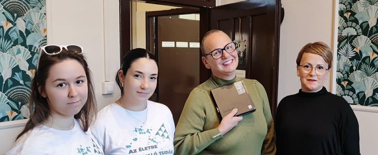 Öt számítógéppel gazdagodott a Közgé!