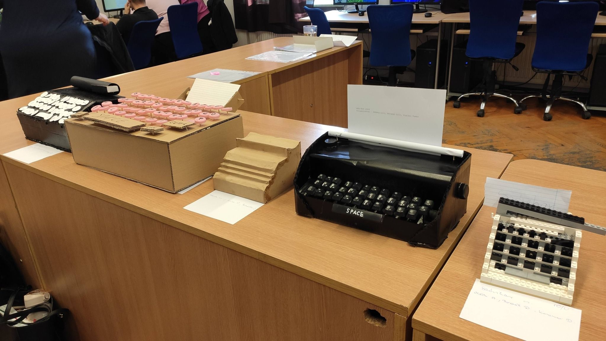 A vetélkedő központi témája idén az írógép volt.