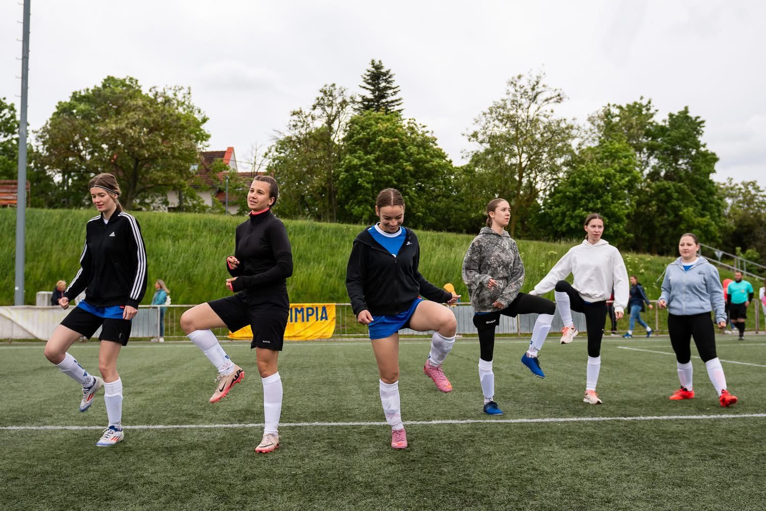 A csapat tagjai: Atkári-Gyóni Csenge, Ónodi Emese, Novotnik Petra, Vaska-Potharn Lili, Tarjányi Brigitta, Szabó Tímea, Farkas Dorina és Kiss Anna.