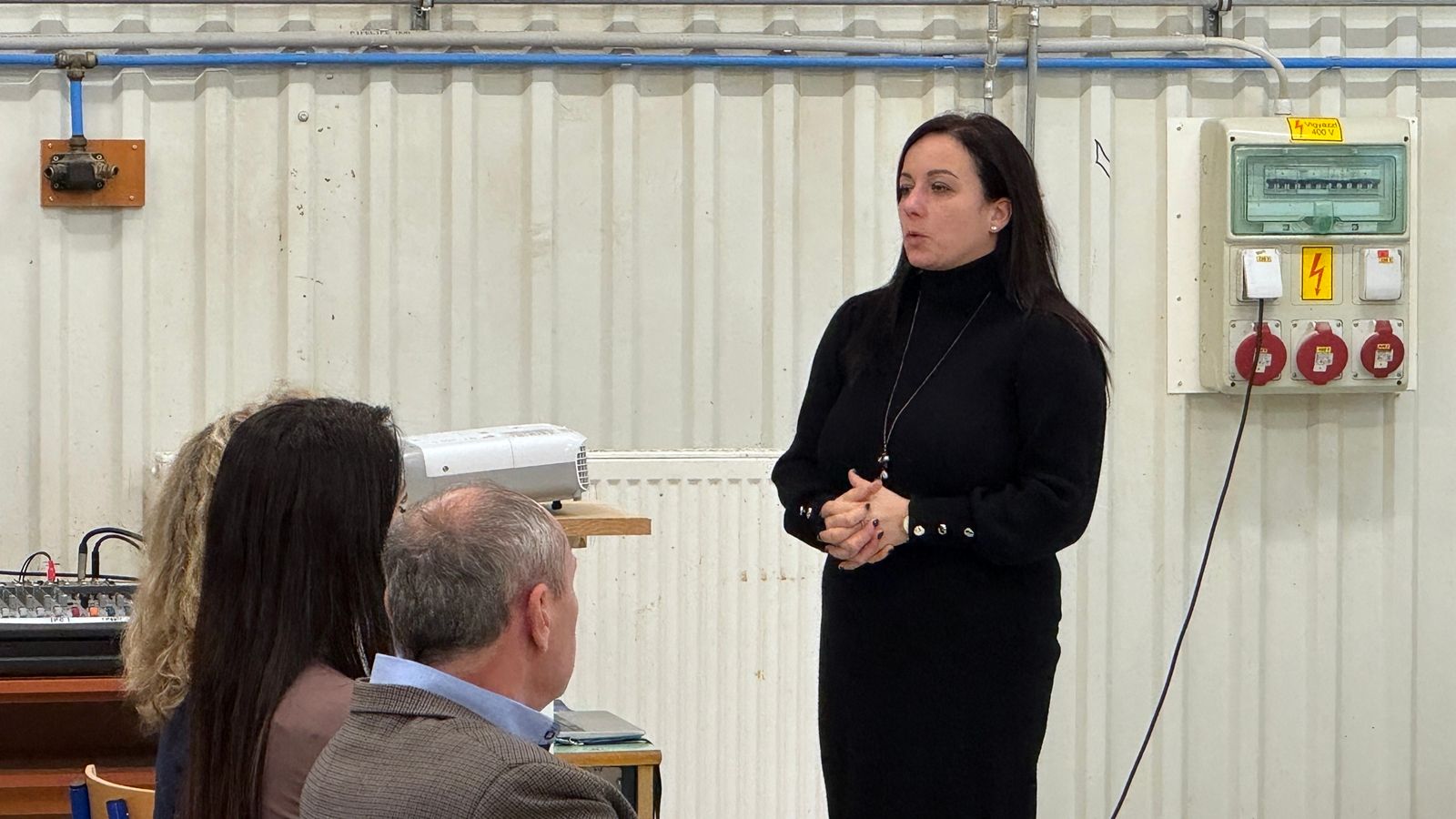 Huszárné Sztrinkó Annamária igazgatóhelyettes is köszöntötte az érdeklődőket.