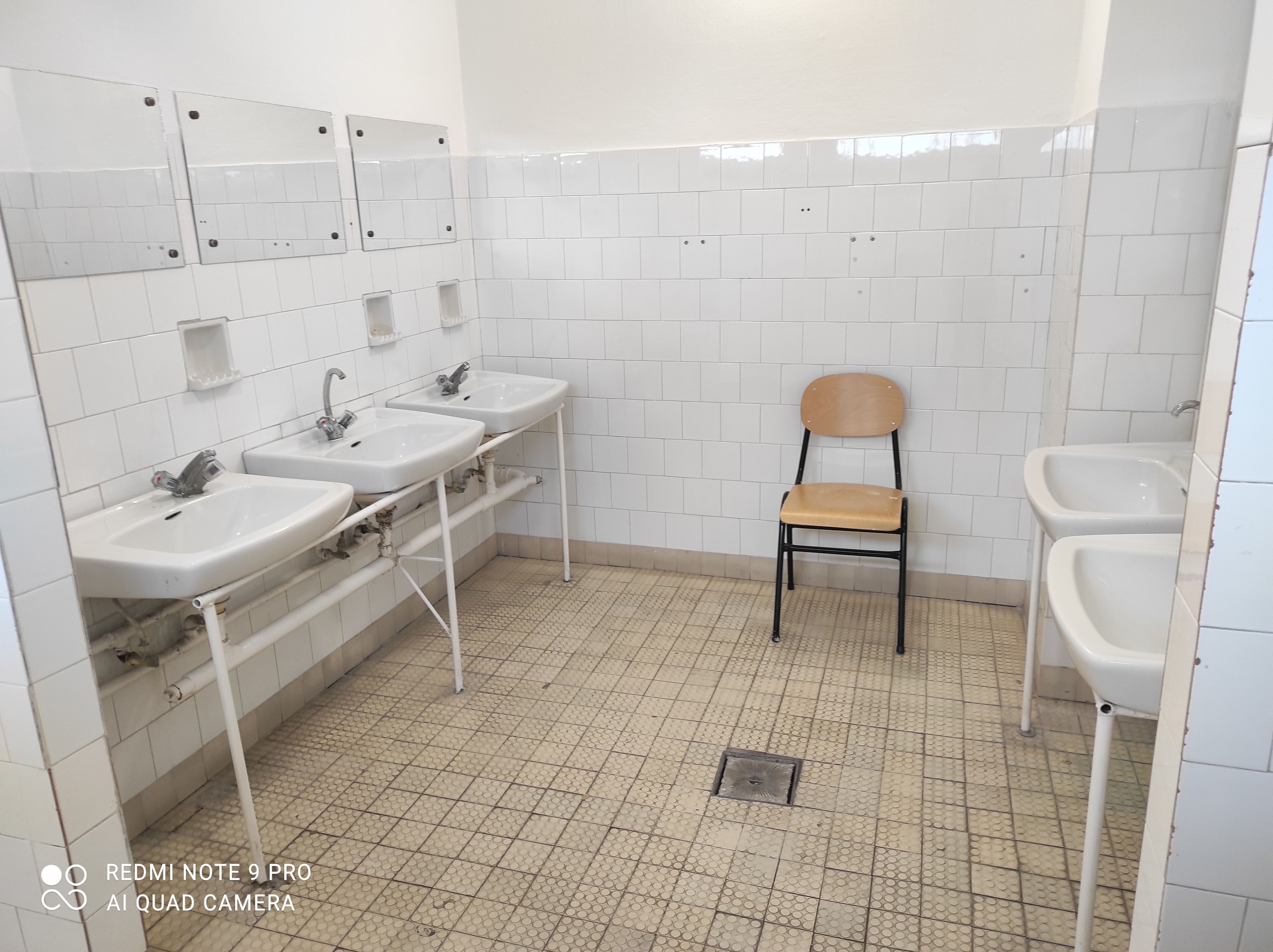 Vári Technikumban 50 millió forintból teljes kollégiumi szint újul meg.