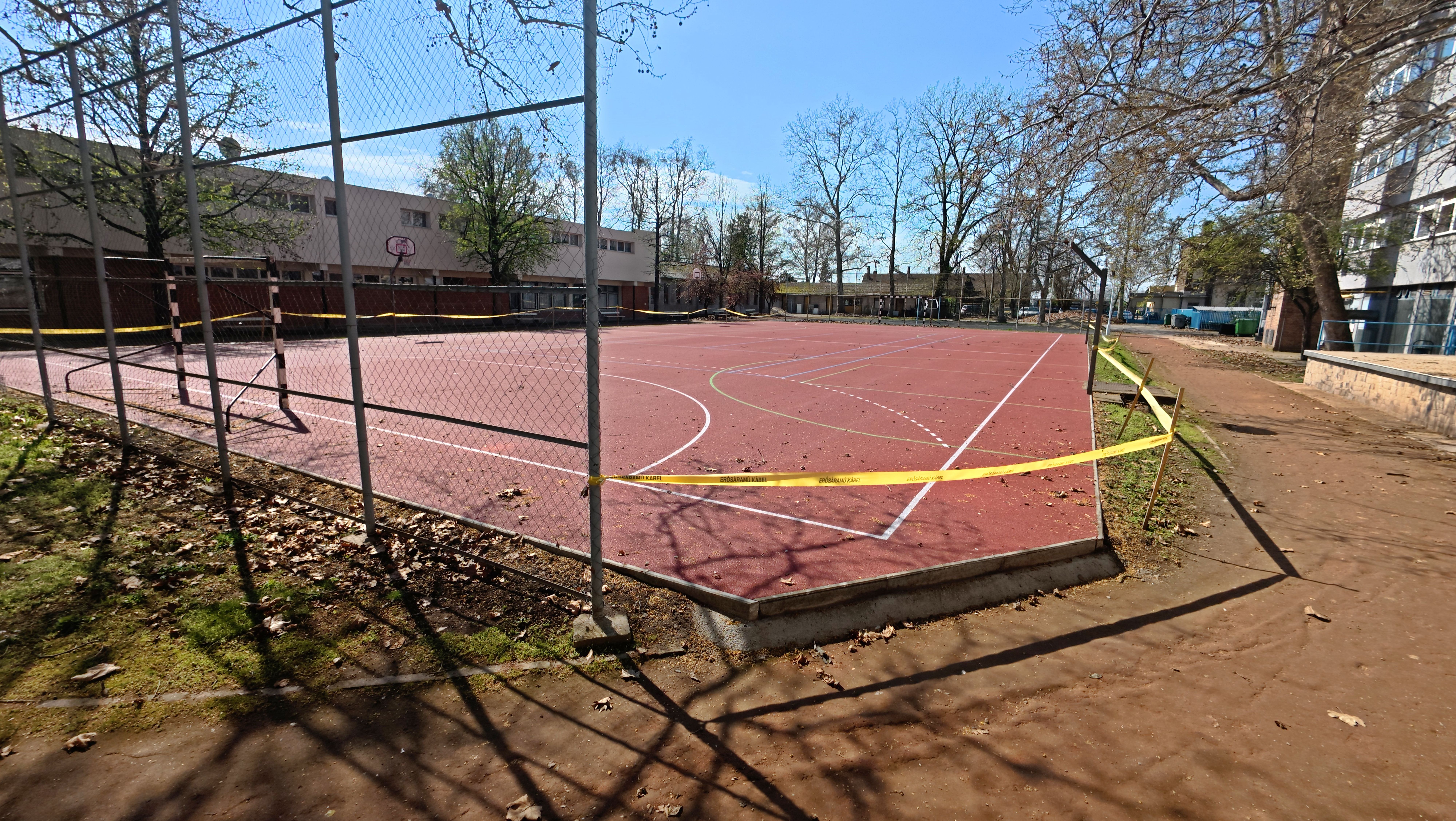 A Kossuth Technikumban rekortán futópálya épül.
