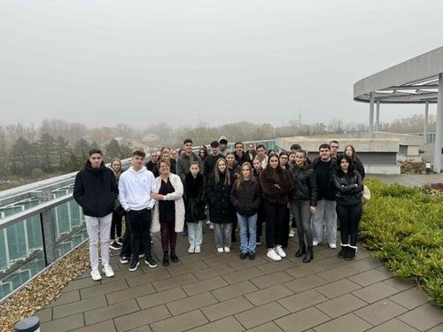 Egyetemi látogatást tettek Kecskeméten a Kiskunhalasi Szakképzési Centrum Kiskunfélegyházi Közgazdasági Technikumának 12. évfolyamos gazdálkodás és menedzsment ágazatos tanulói.