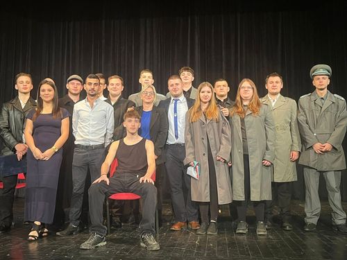 A Vári adta az emlékműsort a kiskunhalasi megemlékezésen.