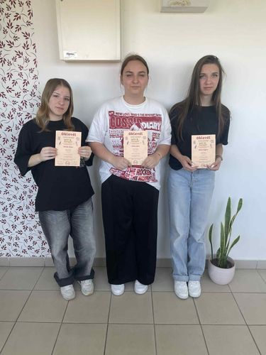 Gilicze Nóra,Gilicze Regina,Monda Vivien
