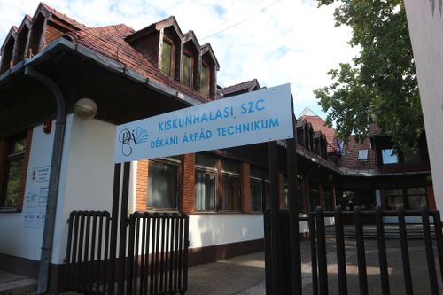 Borító kép a Kiskunhalasi Szakképzési Centrum Dékáni Árpád Technikum intézményről