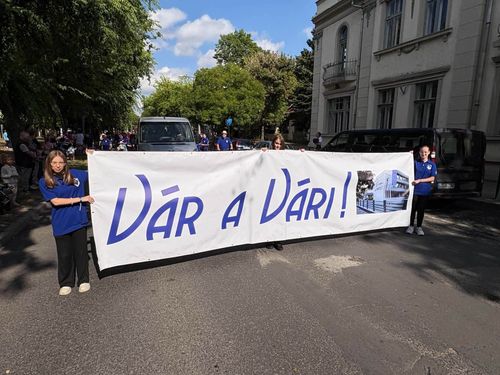 A Vári is részt vett a szüreti felvonuláson