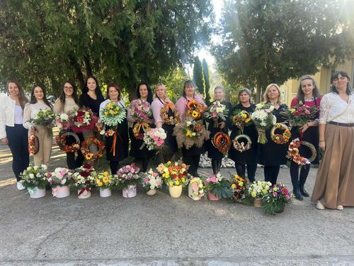 Eredményes vizsgát tettek a címképünkön látható hölgyek! 