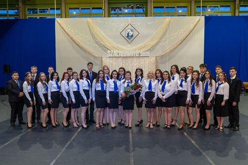 Megható pillanatok a Vári Szabó István Technikum szalagavató ünnepségén.